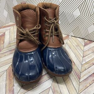 Wore only a few times Yokids size‎ 1 Duck boots E7